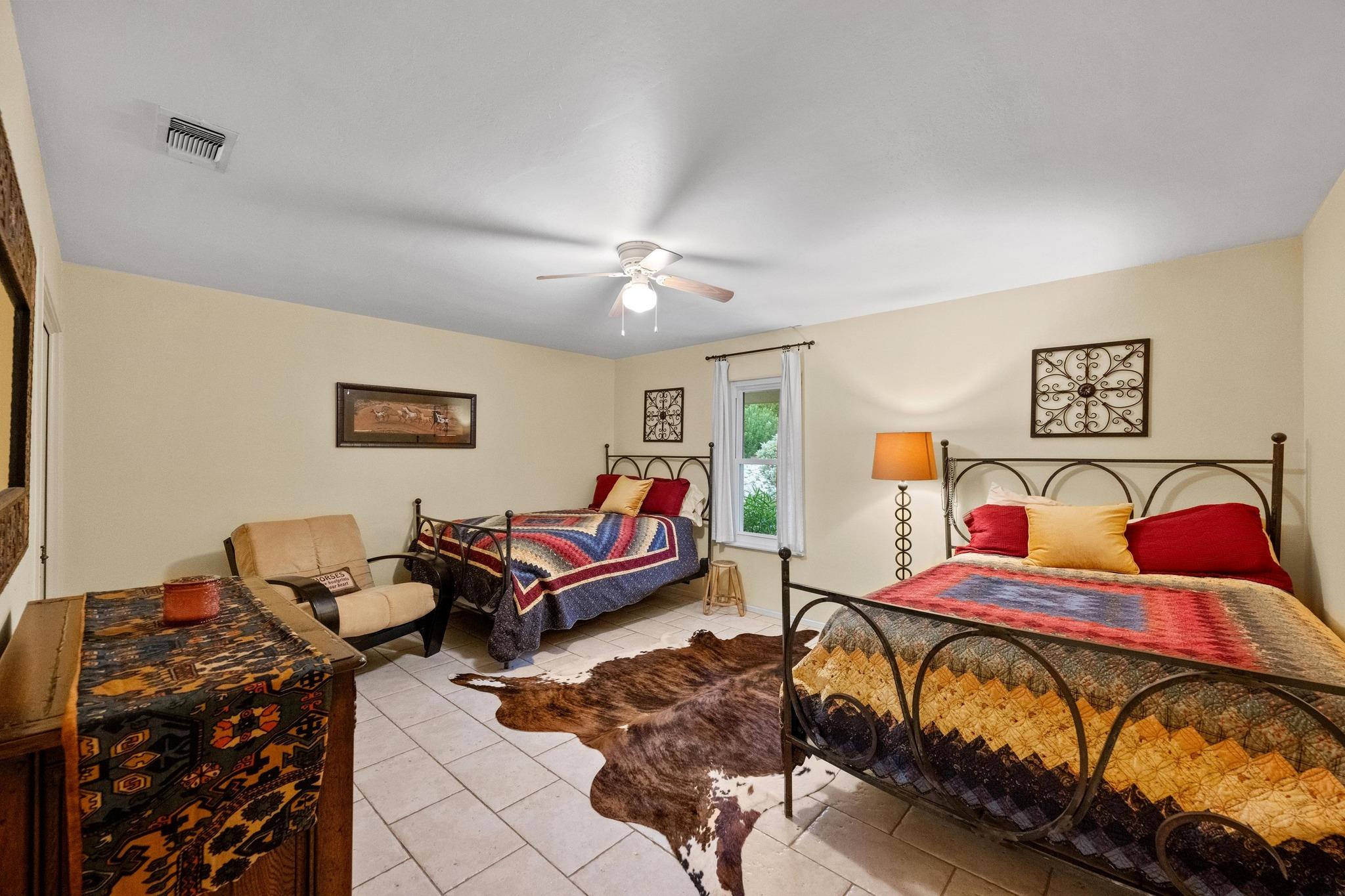 5200 Bell Springs RD