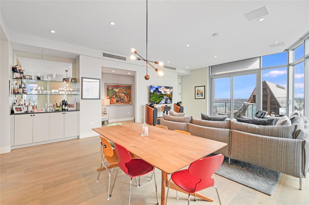 200 Congress Ave Unit: 28SW