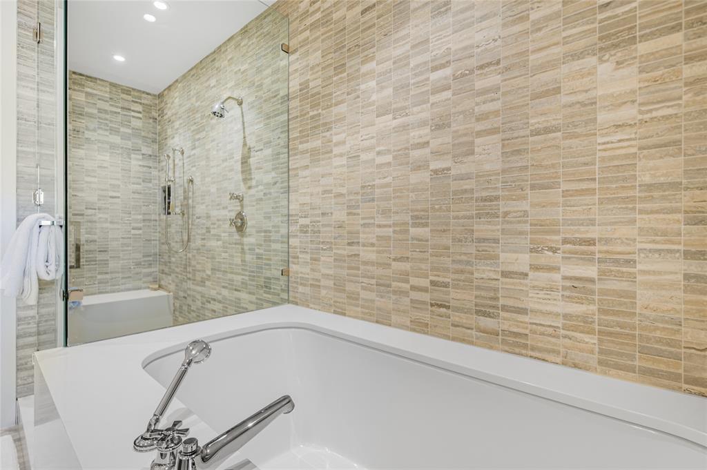 200 Congress Ave Unit: 28SW