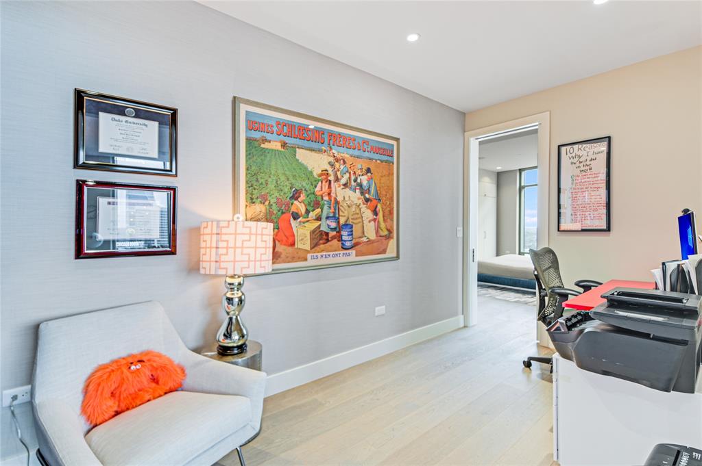 200 Congress Ave Unit: 28SW