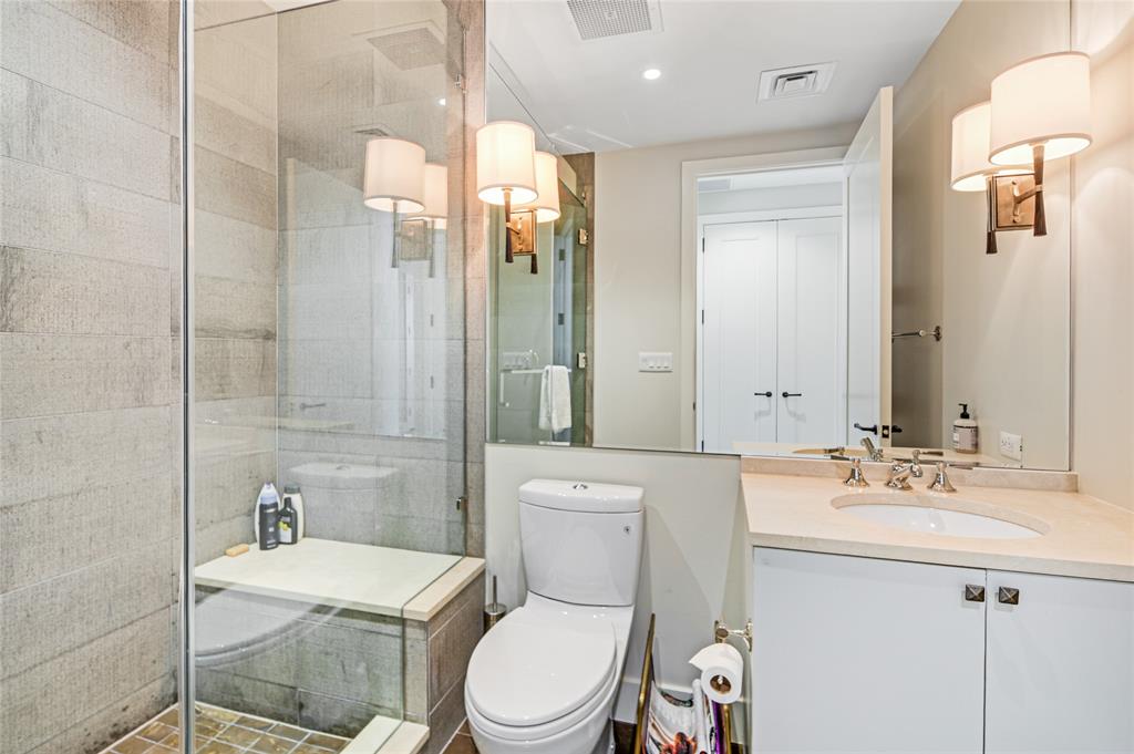 200 Congress Ave Unit: 28SW