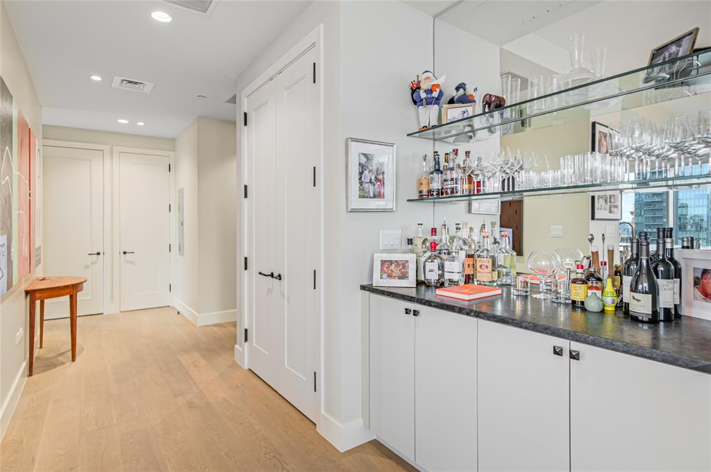 200 Congress Ave Unit: 28SW