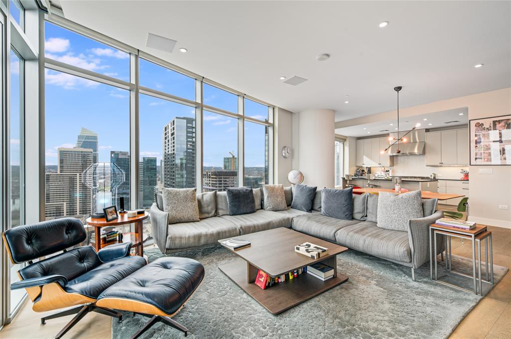 200 Congress Ave Unit: 28SW