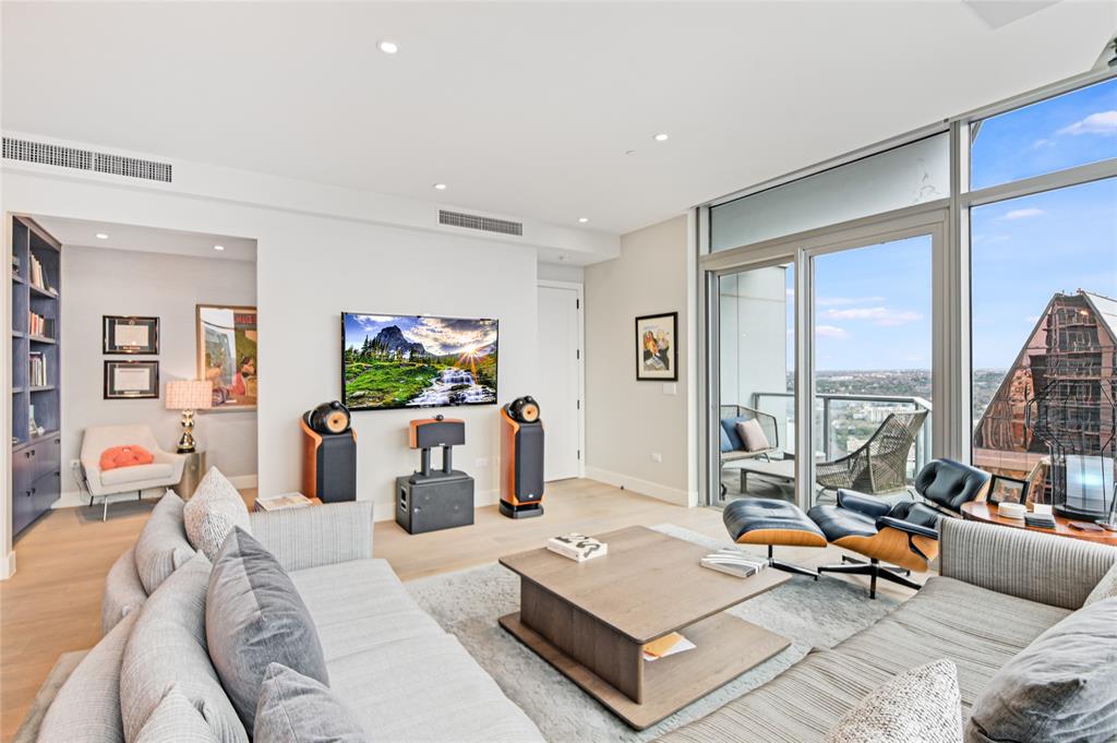 200 Congress Ave Unit: 28SW