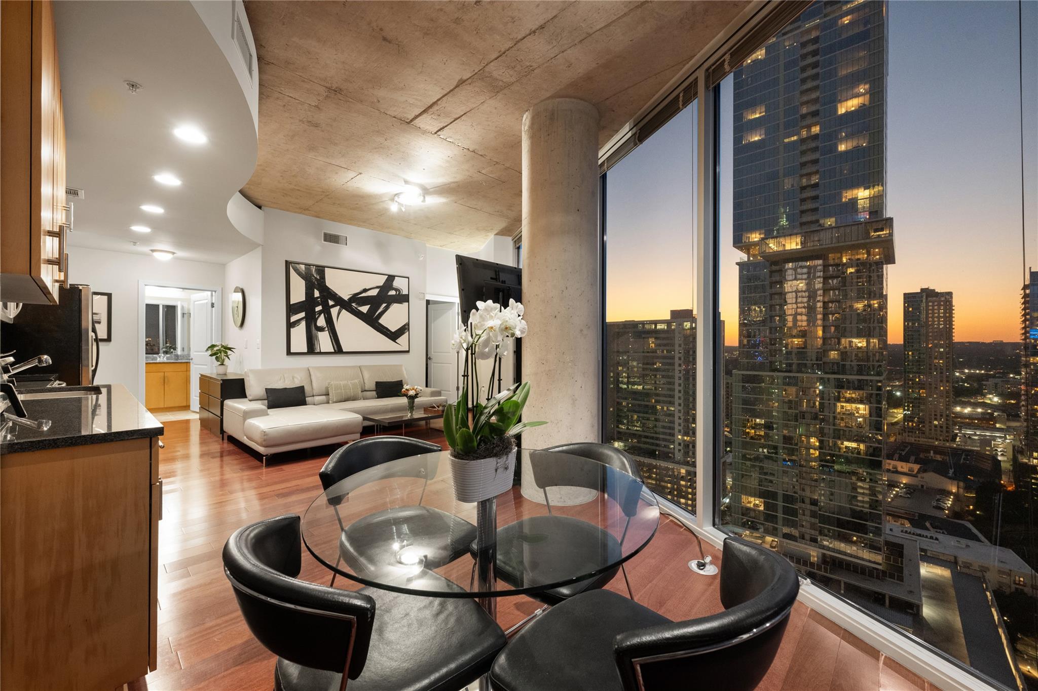 360 Nueces ST # 2610