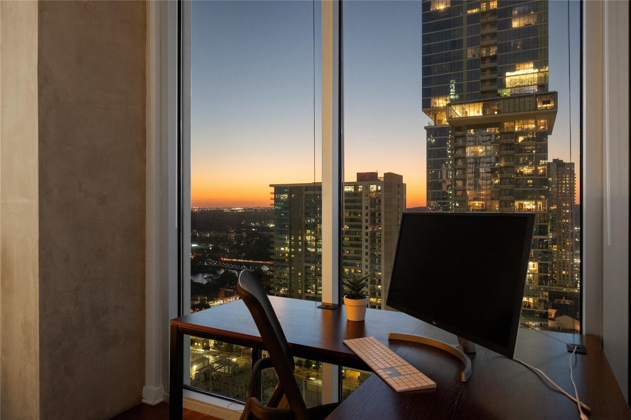 360 Nueces ST # 2610