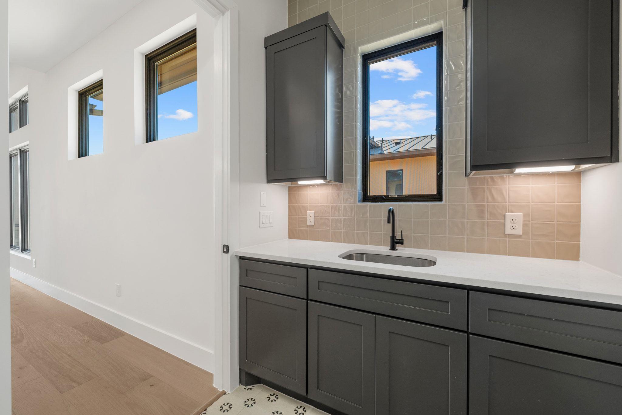 2401 KAHALA SUNSET DR