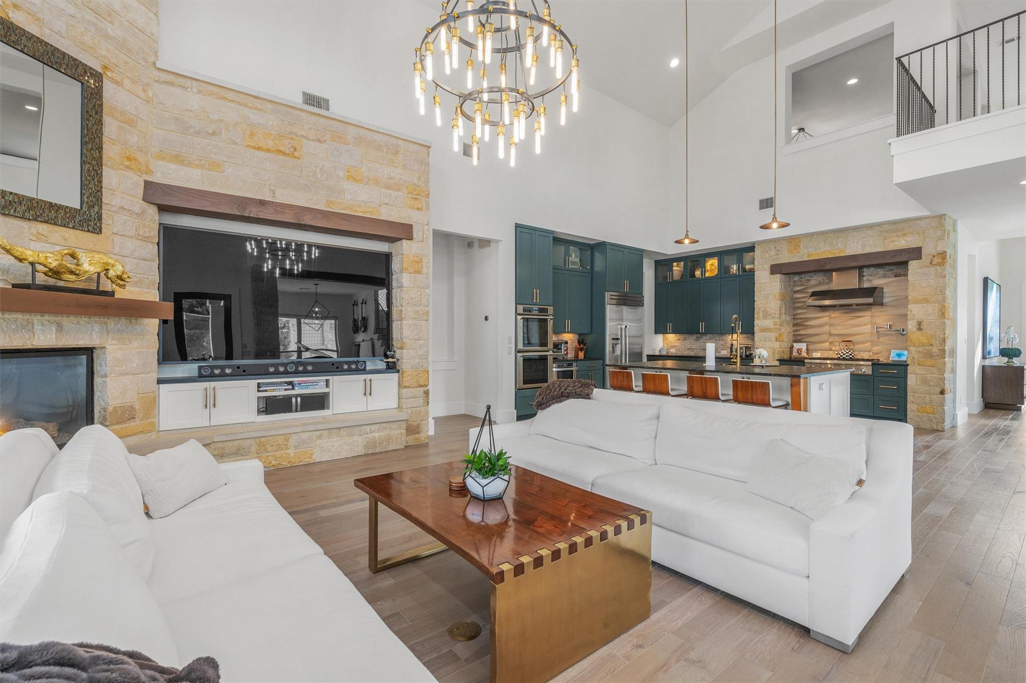 11600 Shoreview Overlook