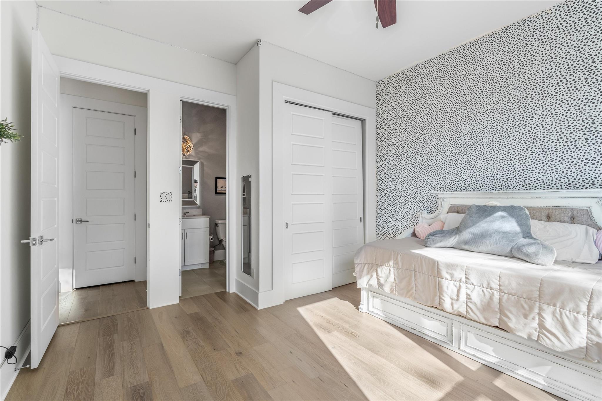 11600 Shoreview Overlook