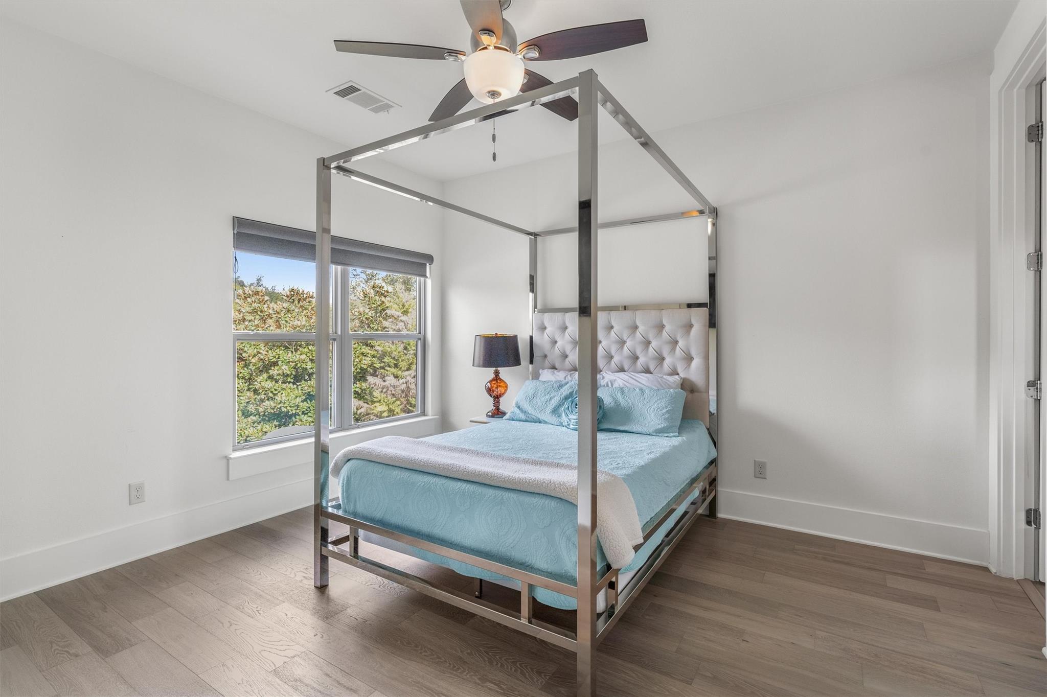 11600 Shoreview Overlook