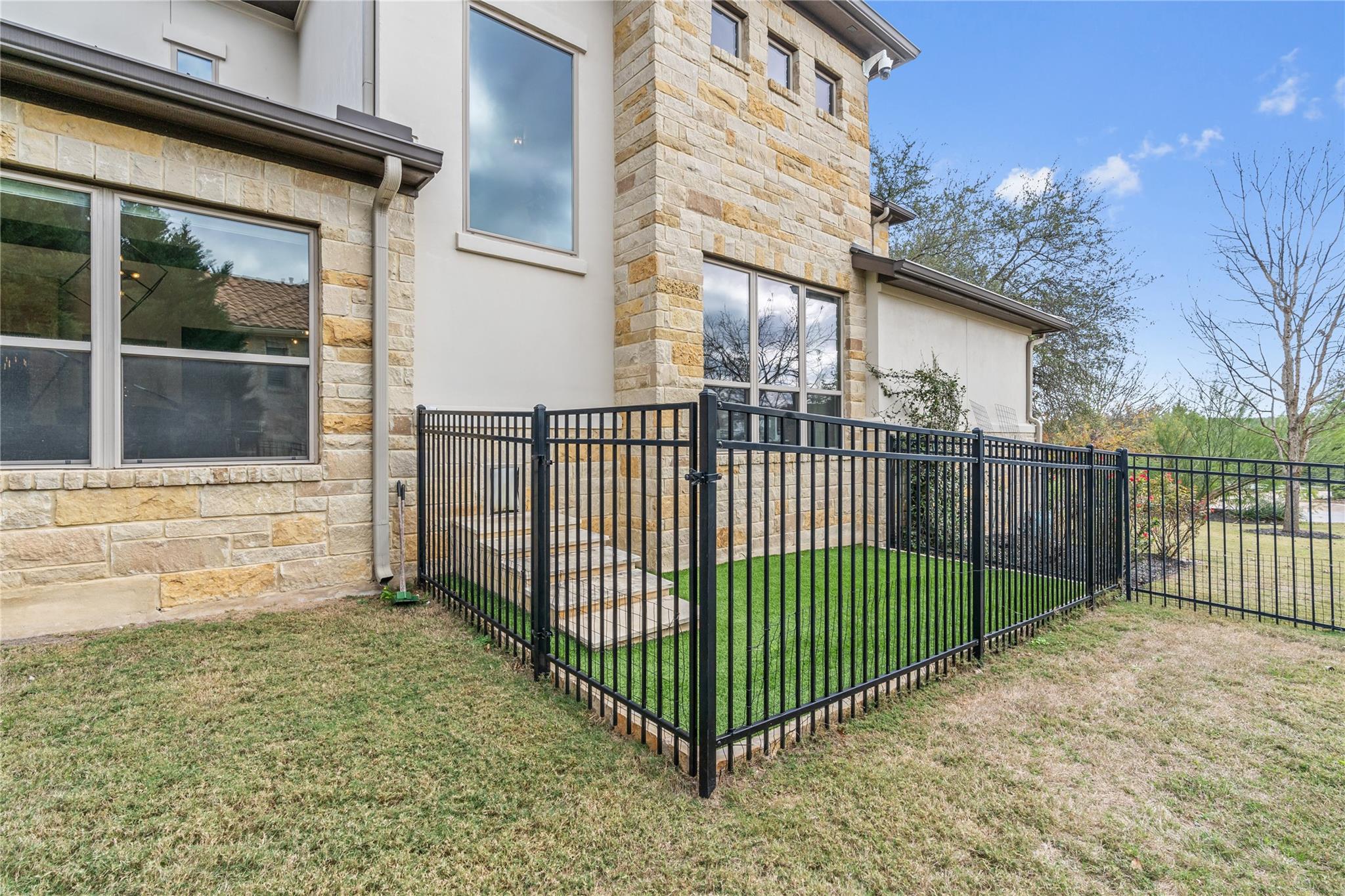 11600 Shoreview Overlook