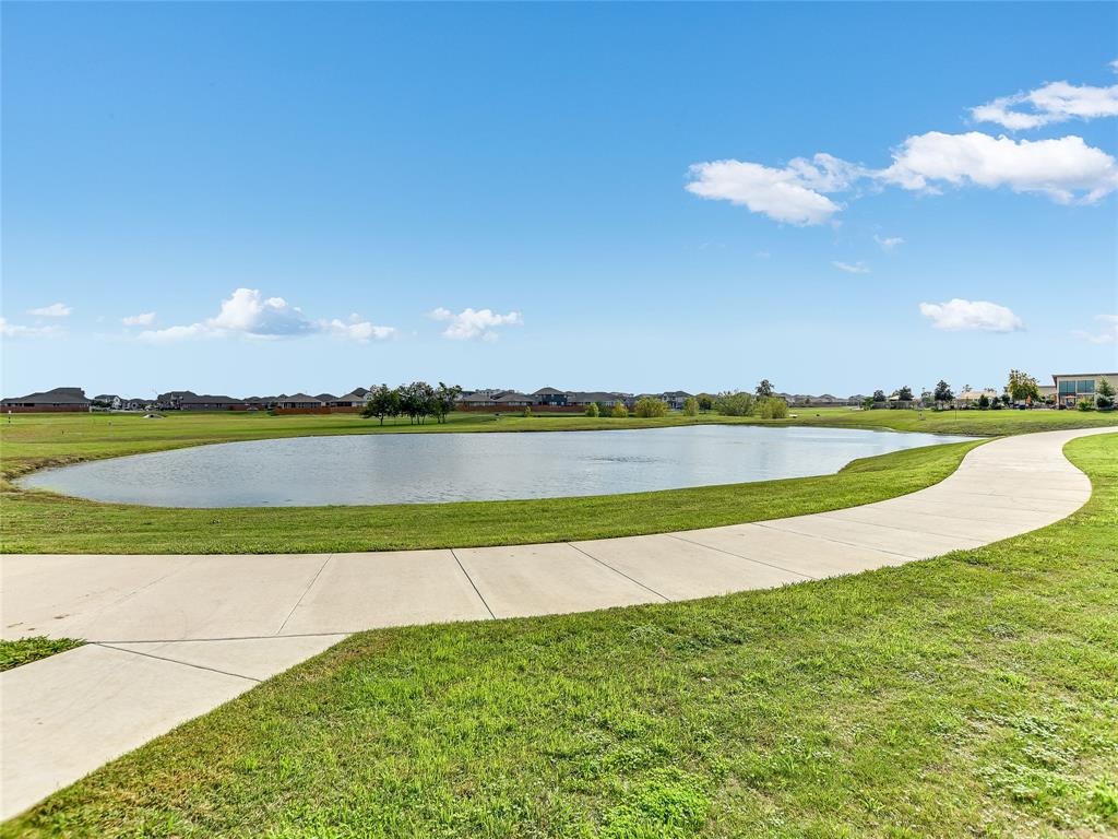1016 Paddock LN
