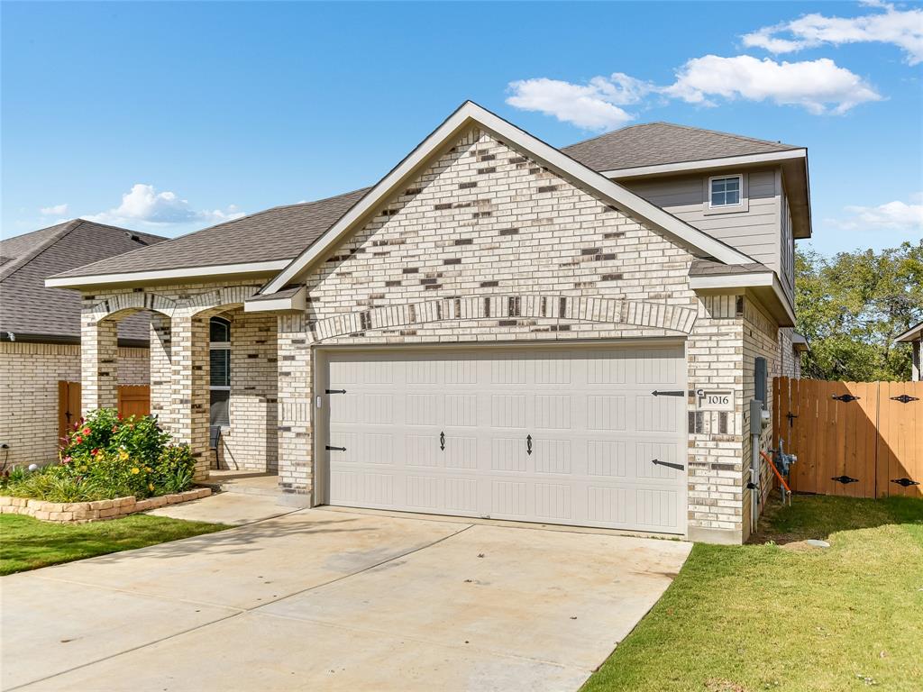 1016 Paddock LN