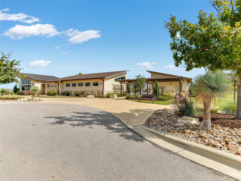 1016 Paddock LN