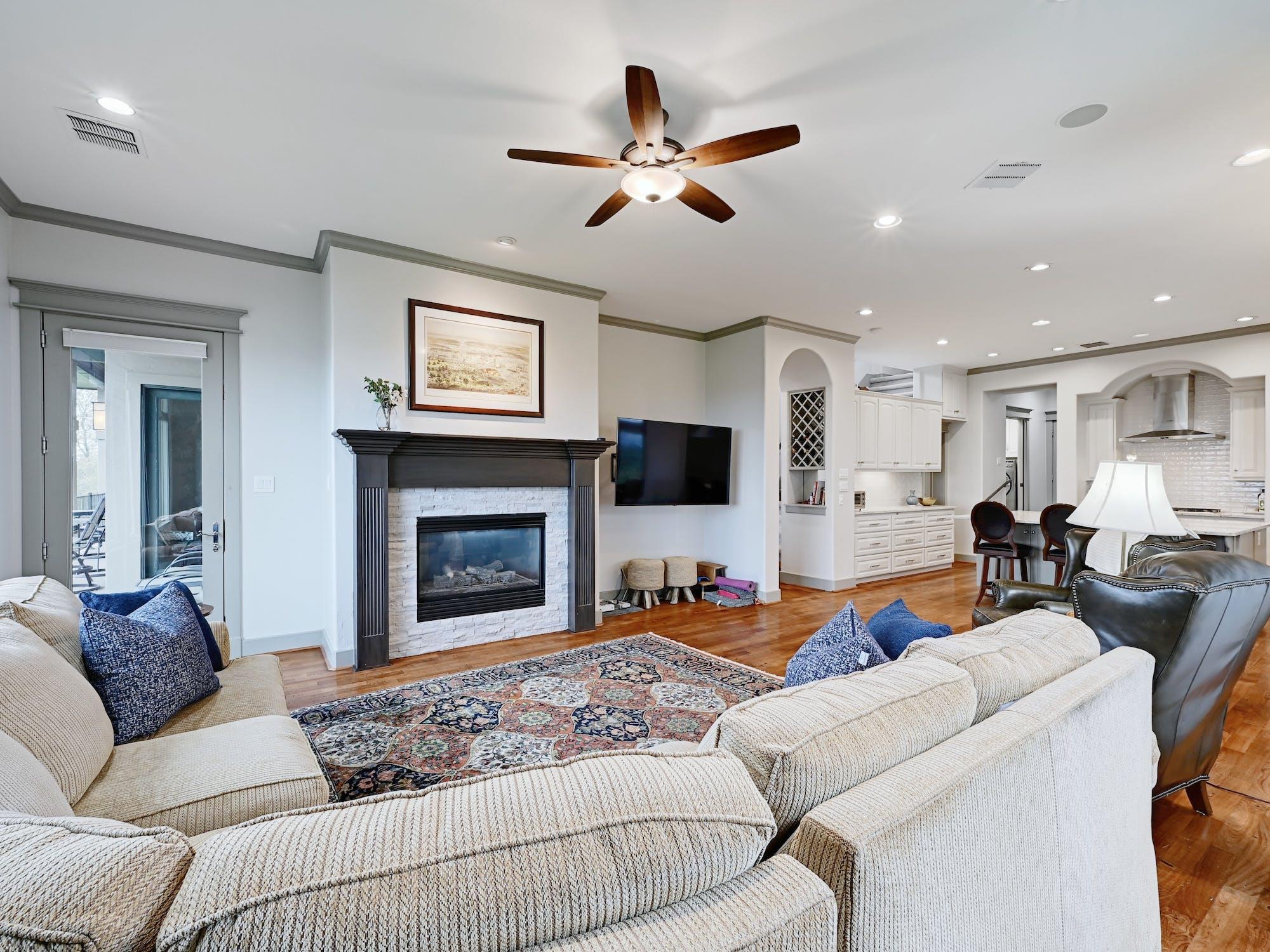 2300 Barton Creek BLVD # 1