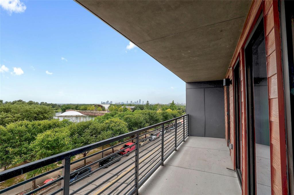 1701 Simond Ave # 327