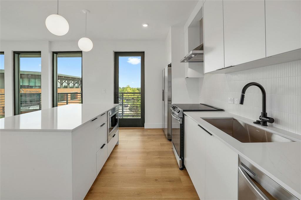 1701 Simond Ave # 327