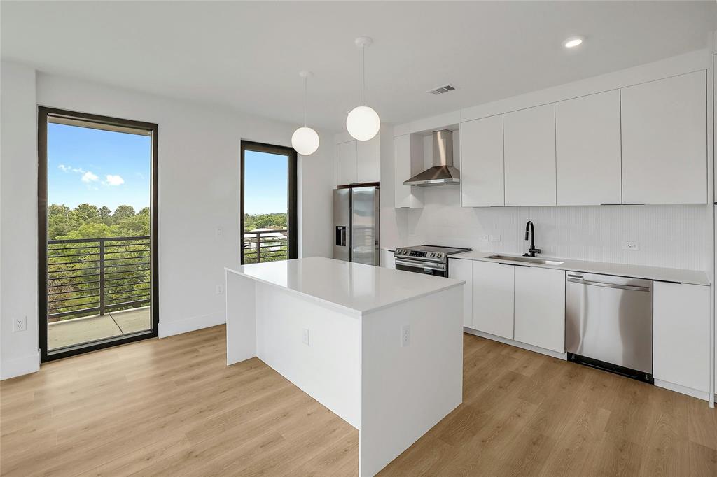 1701 Simond Ave # 327