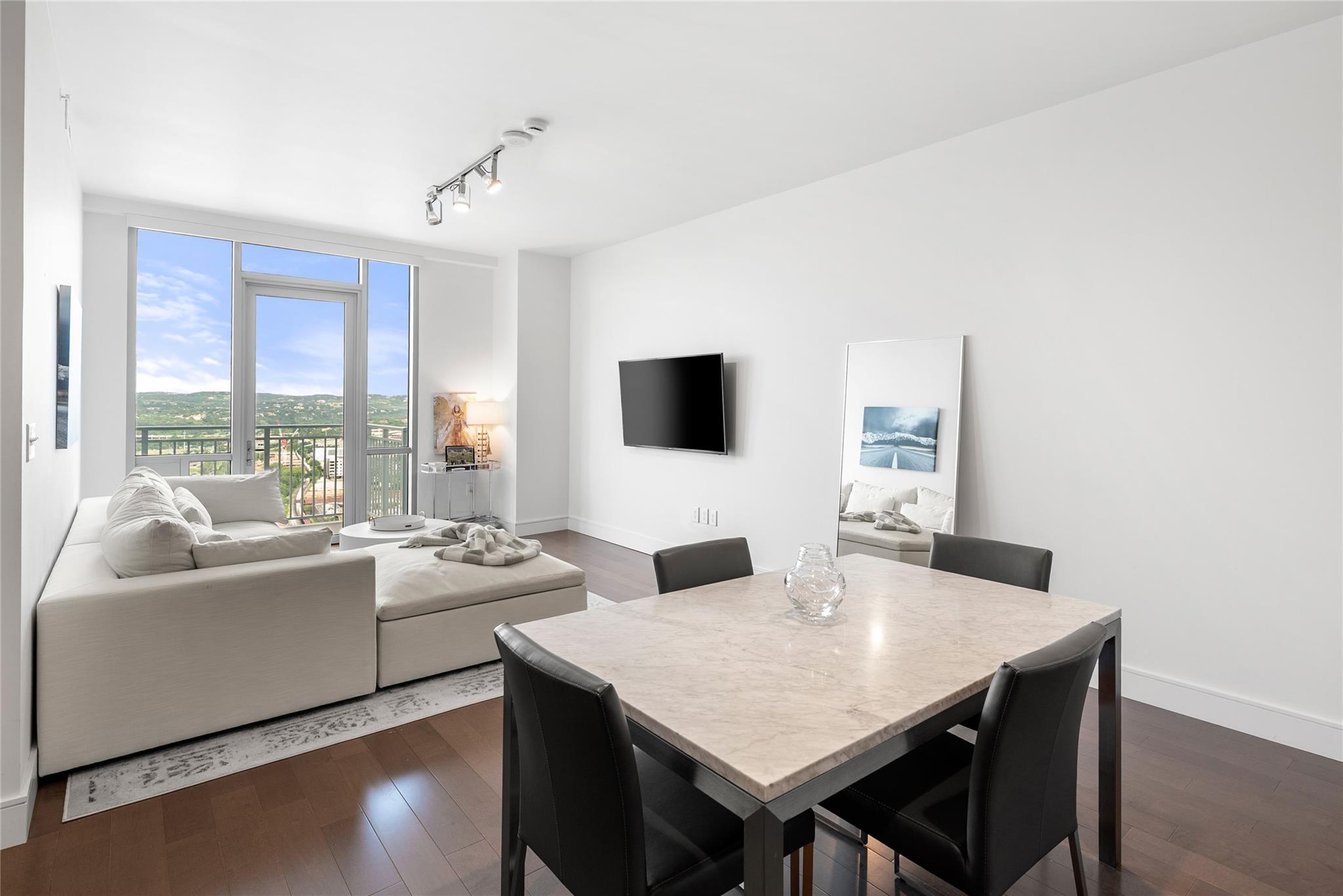 222 West Ave # 2910