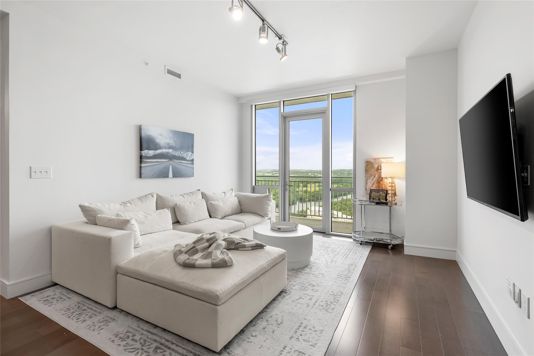 222 West Ave # 2910