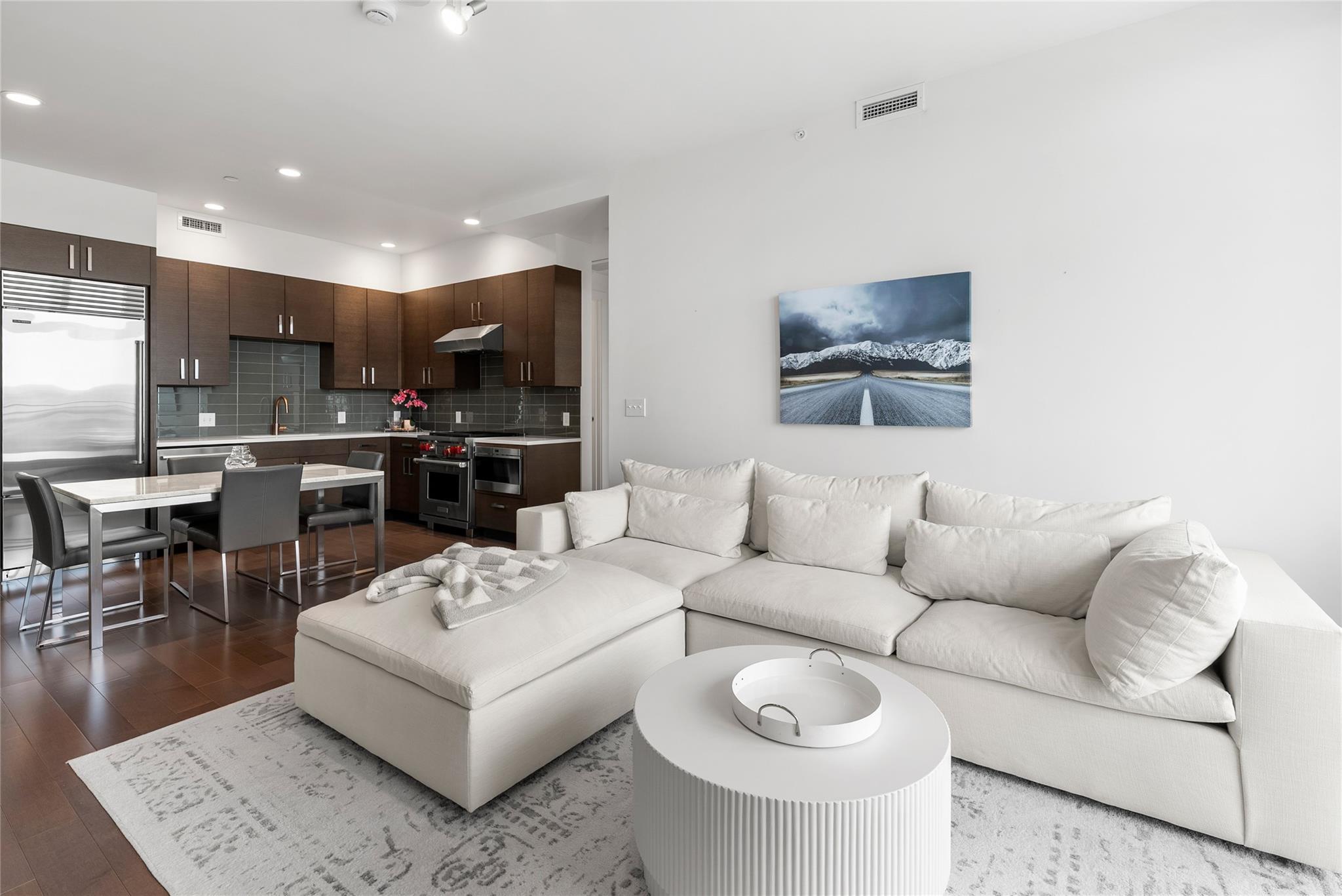 222 West Ave # 2910