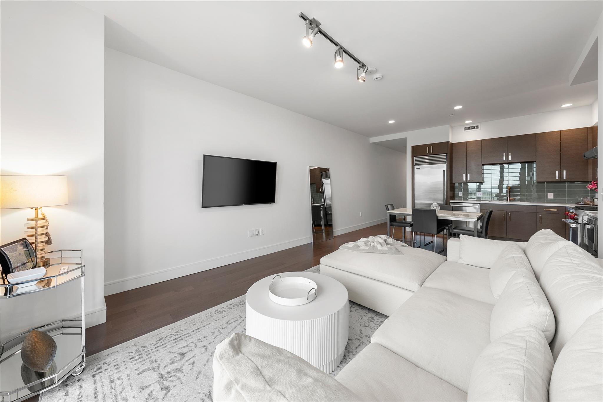222 West Ave # 2910