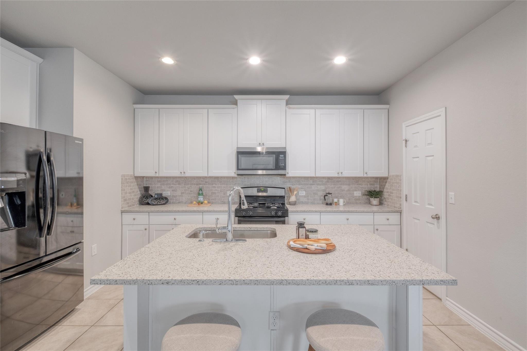 11713 Saddle Rock DR