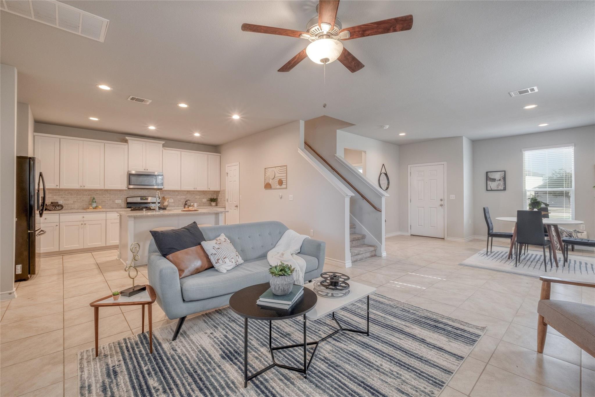 11713 Saddle Rock DR