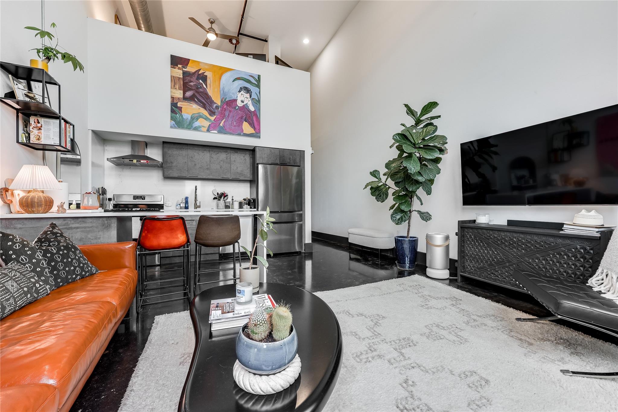 1601 E Cesar Chavez ST # 302