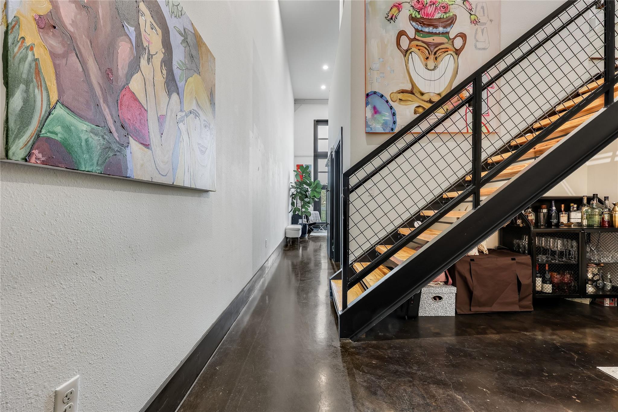 1601 E Cesar Chavez ST # 302