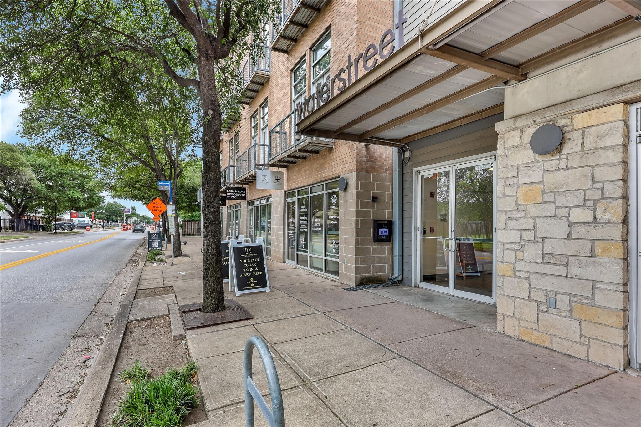 1601 E Cesar Chavez ST # 302
