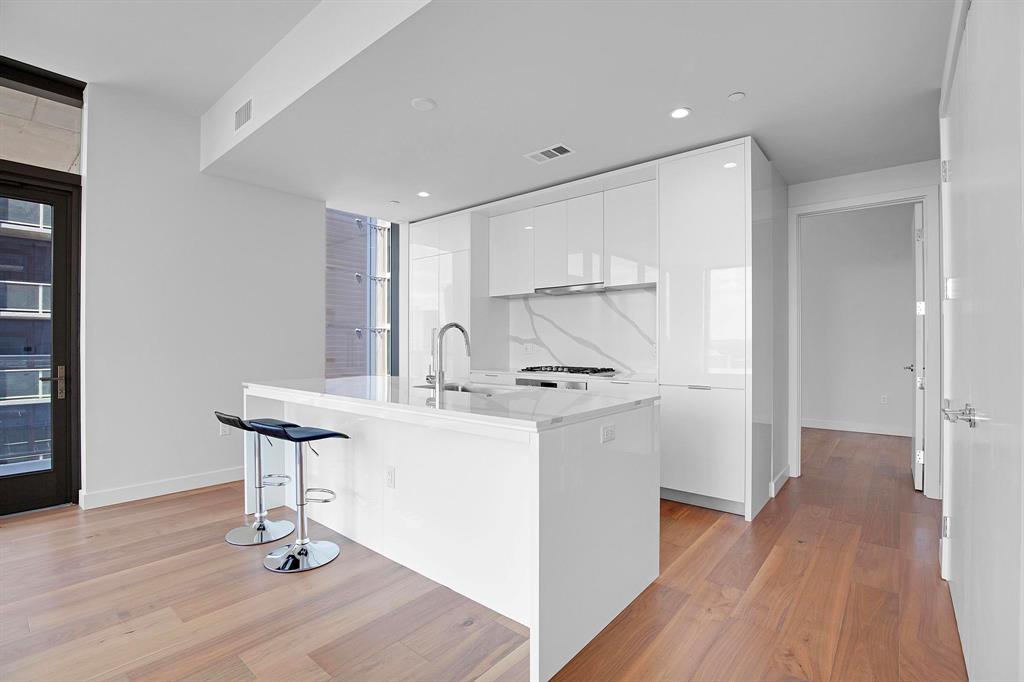 44 East Ave # 1805