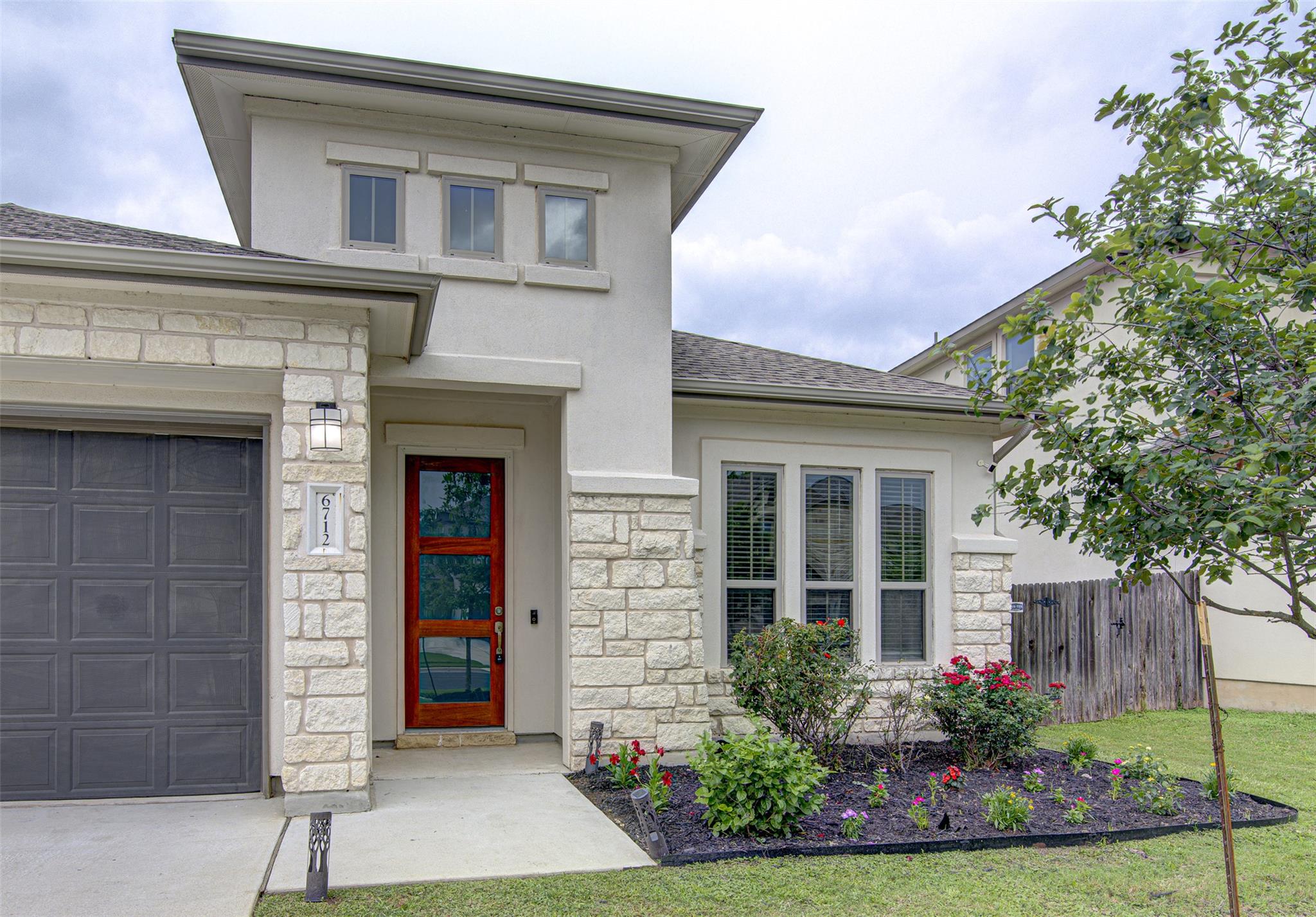 6712 Kalahari DR