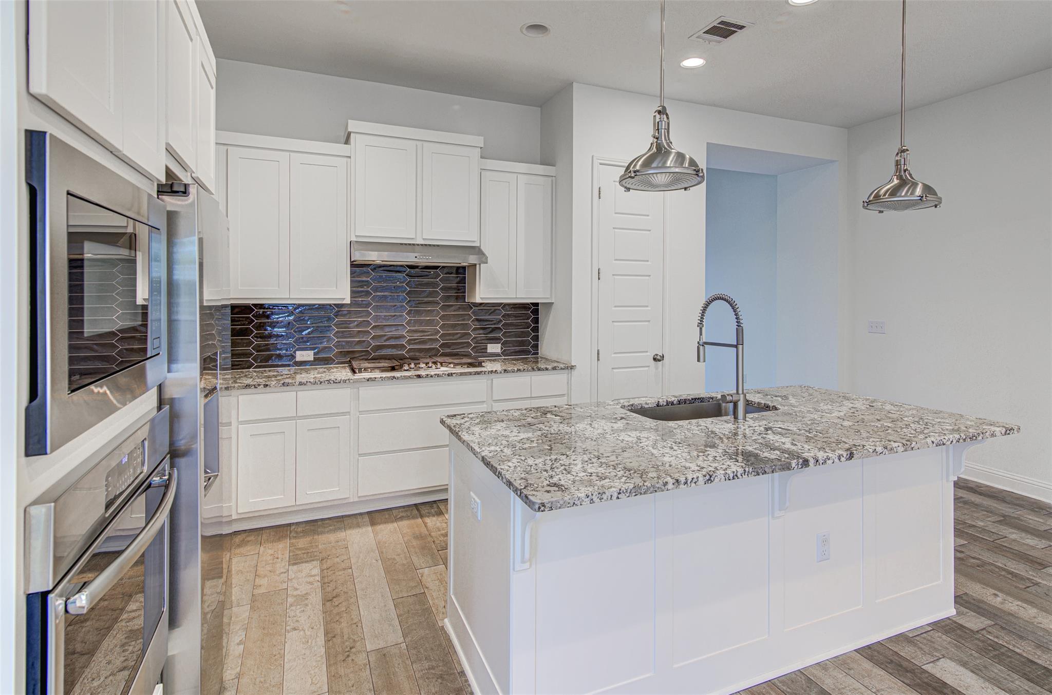 6712 Kalahari DR