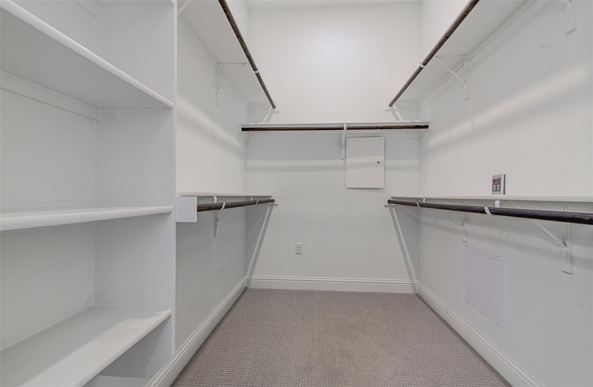 6712 Kalahari DR