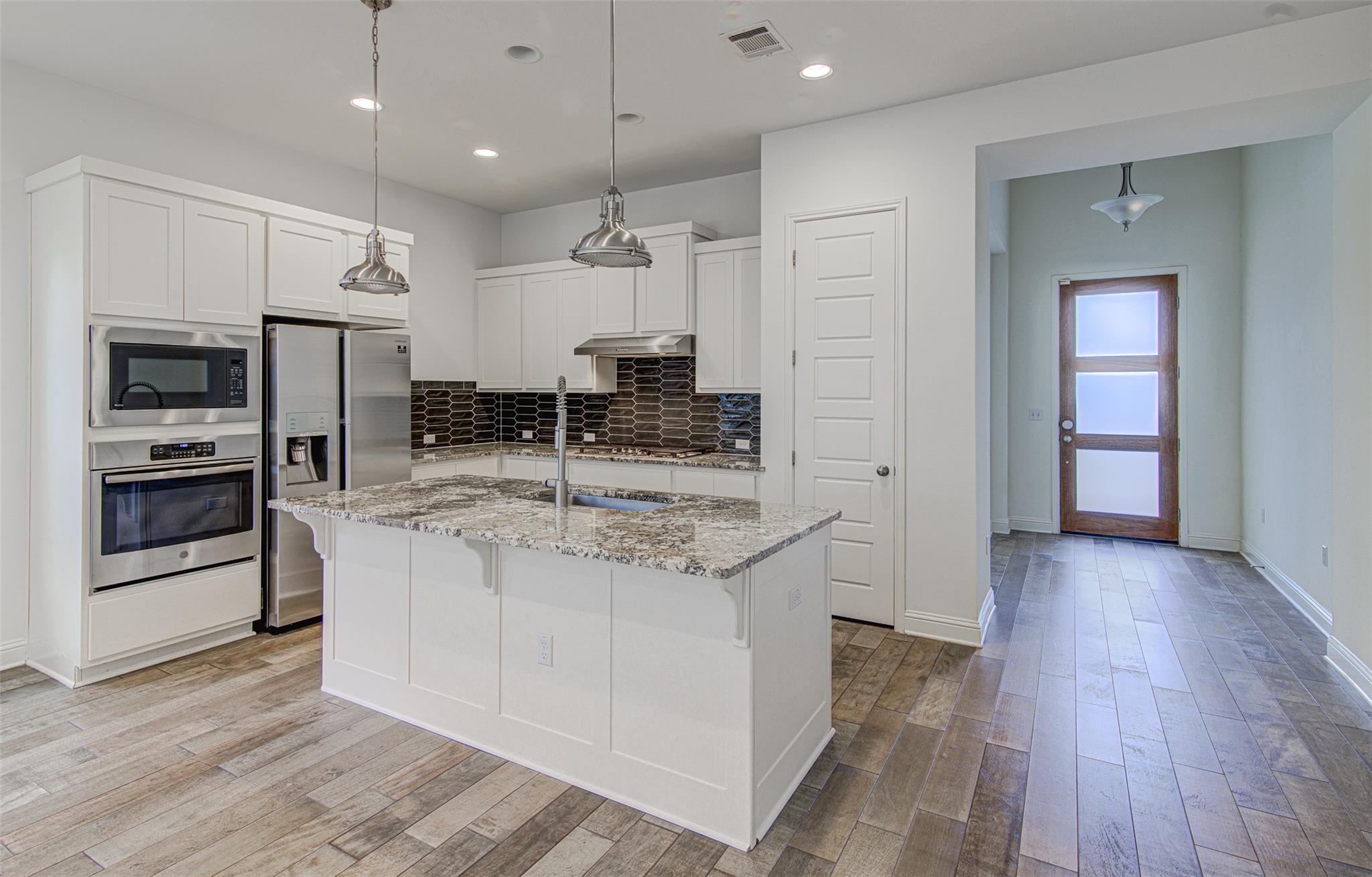 6712 Kalahari DR