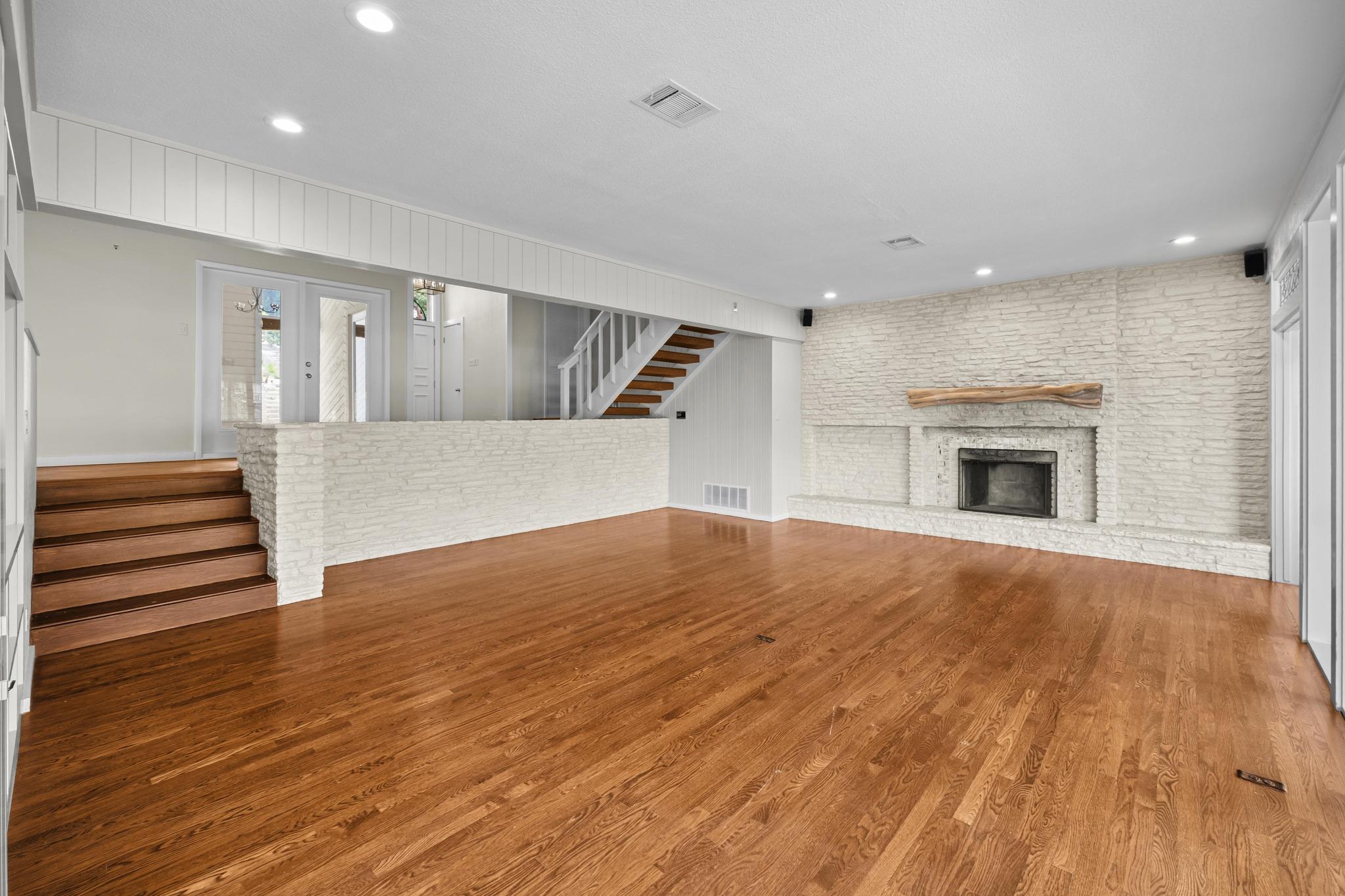 718 Bermuda ST