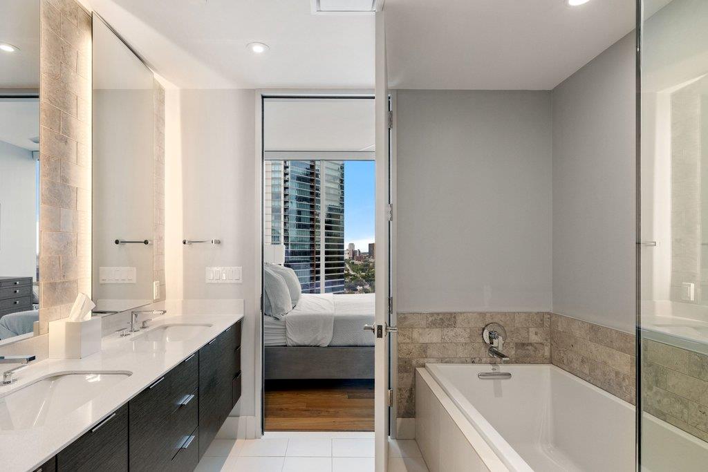 301 West Ave # 2304