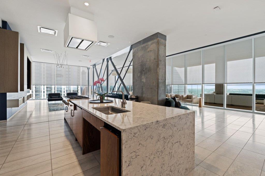 301 West Ave # 2304