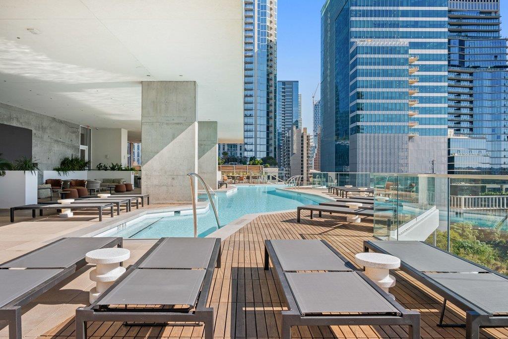 301 West Ave # 2304