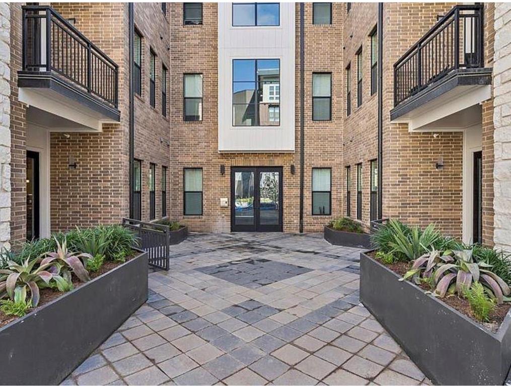 4415 JACKSON Ave # 4102