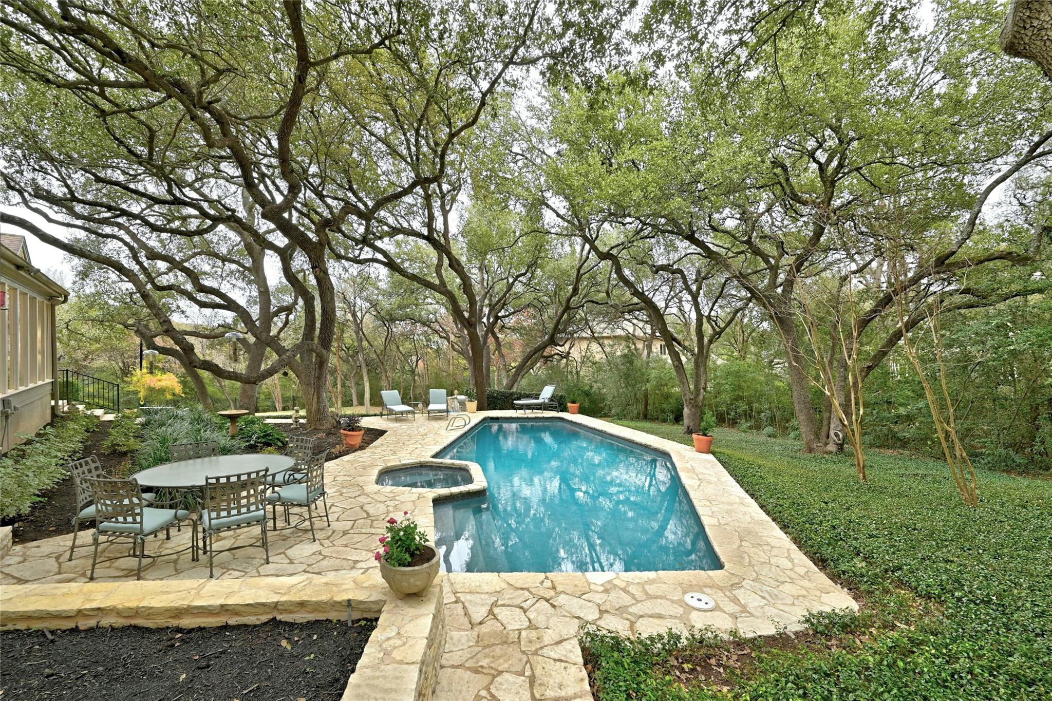 2405 Westlake PASS
