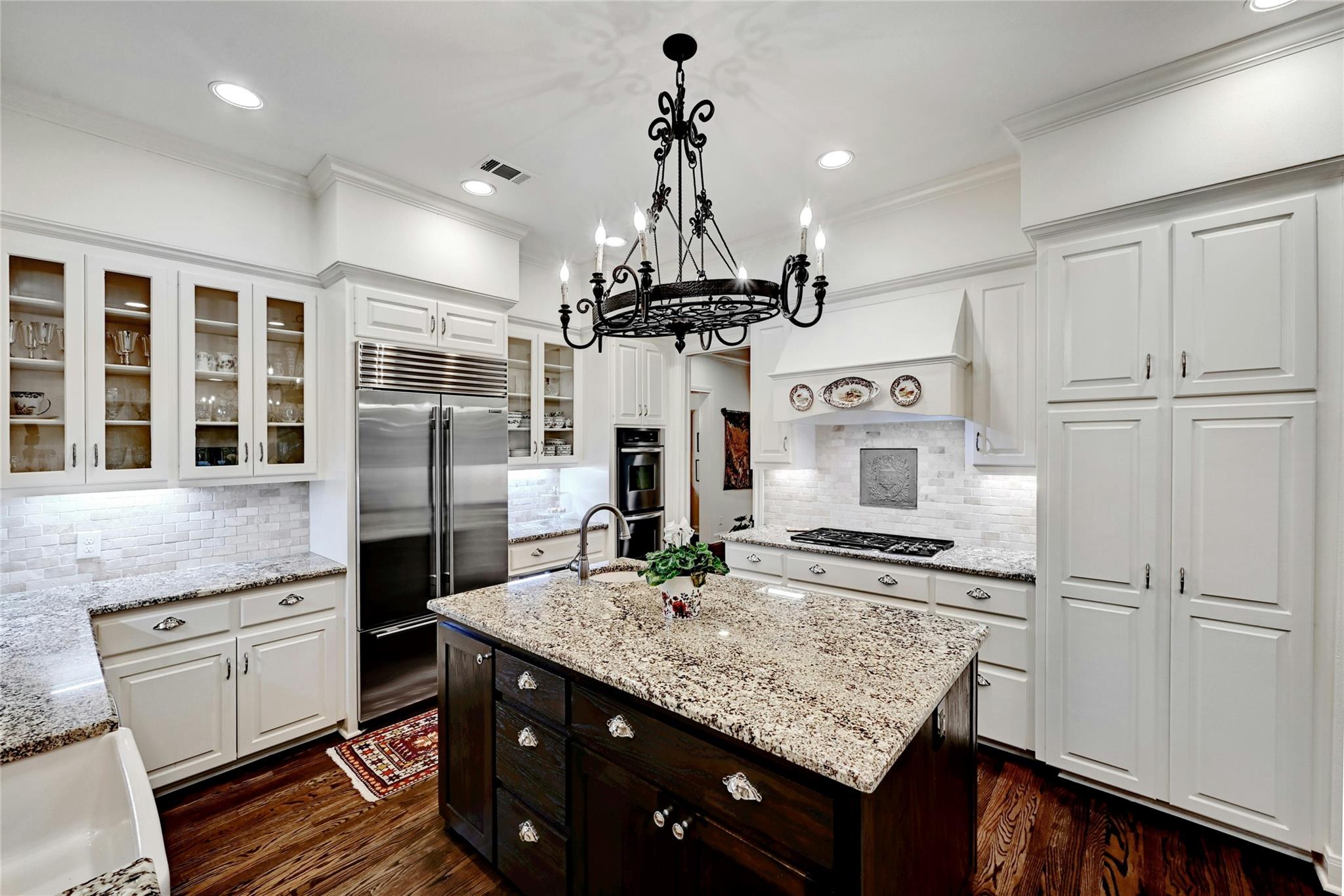 2405 Westlake PASS