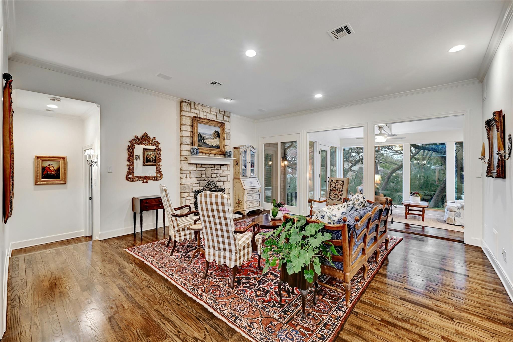 2405 Westlake PASS