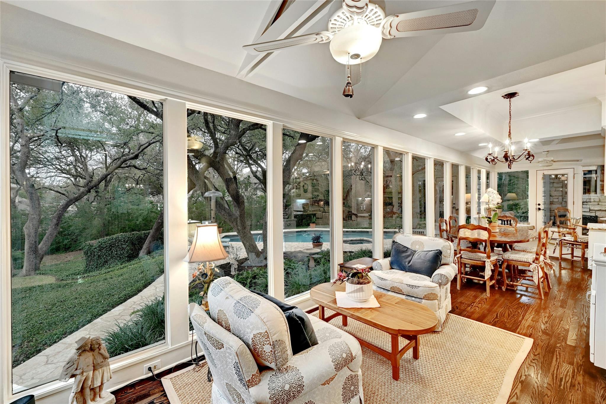 2405 Westlake PASS