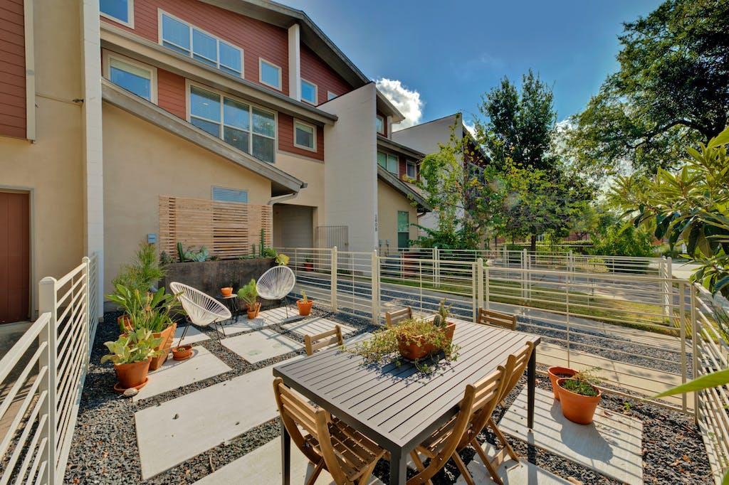 2608 E 6th ST # 2