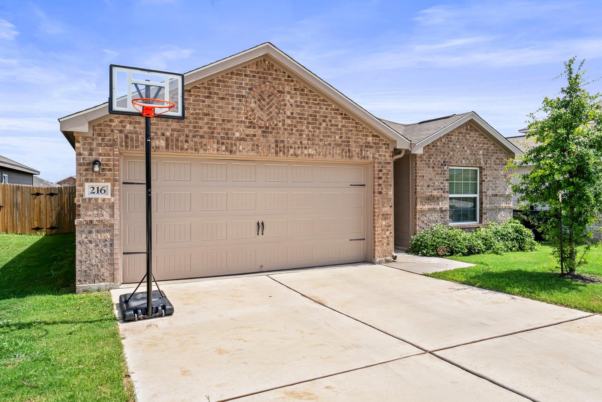 216 Wincanton LN