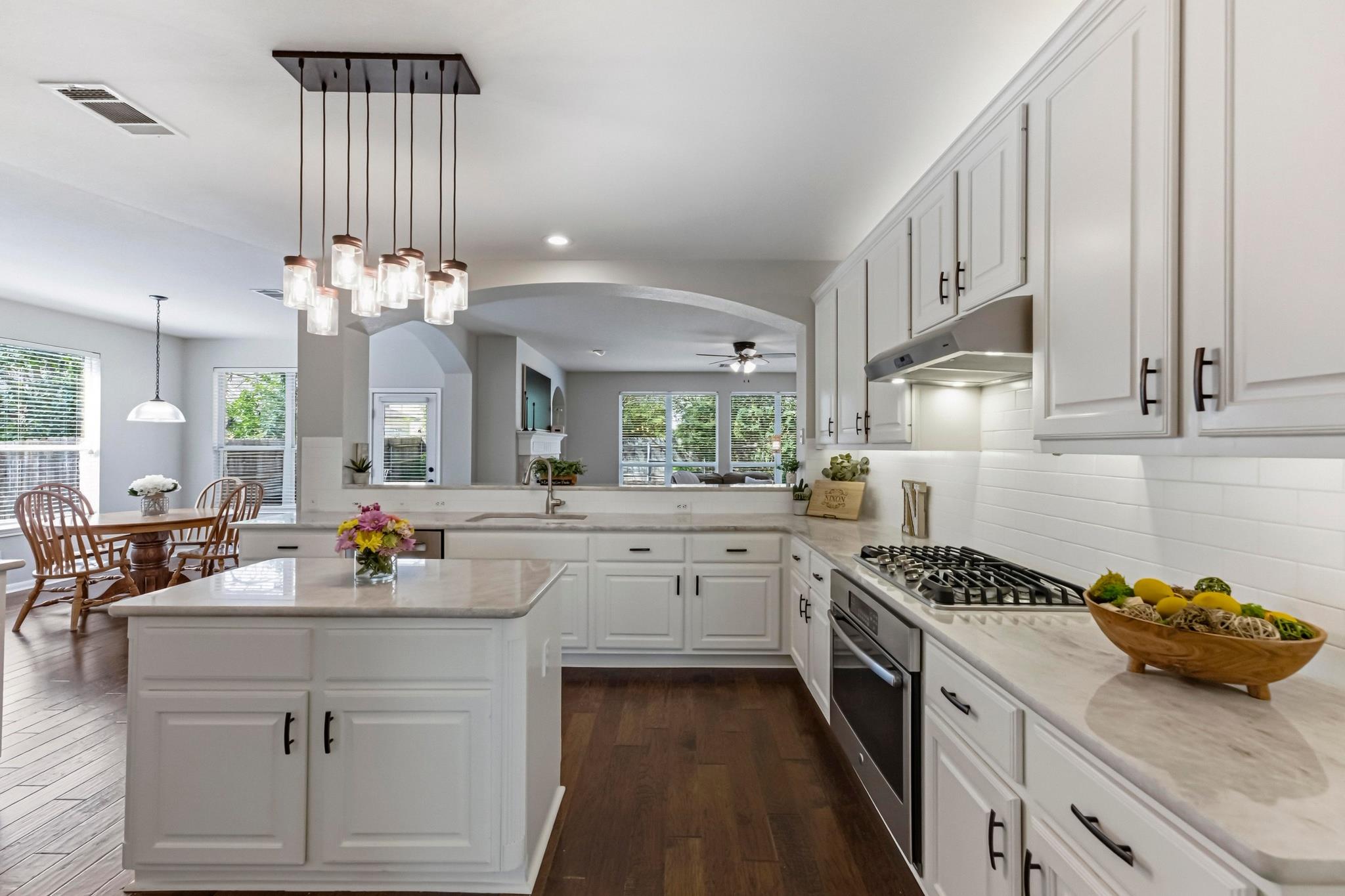 5905 Republic Of Texas BLVD