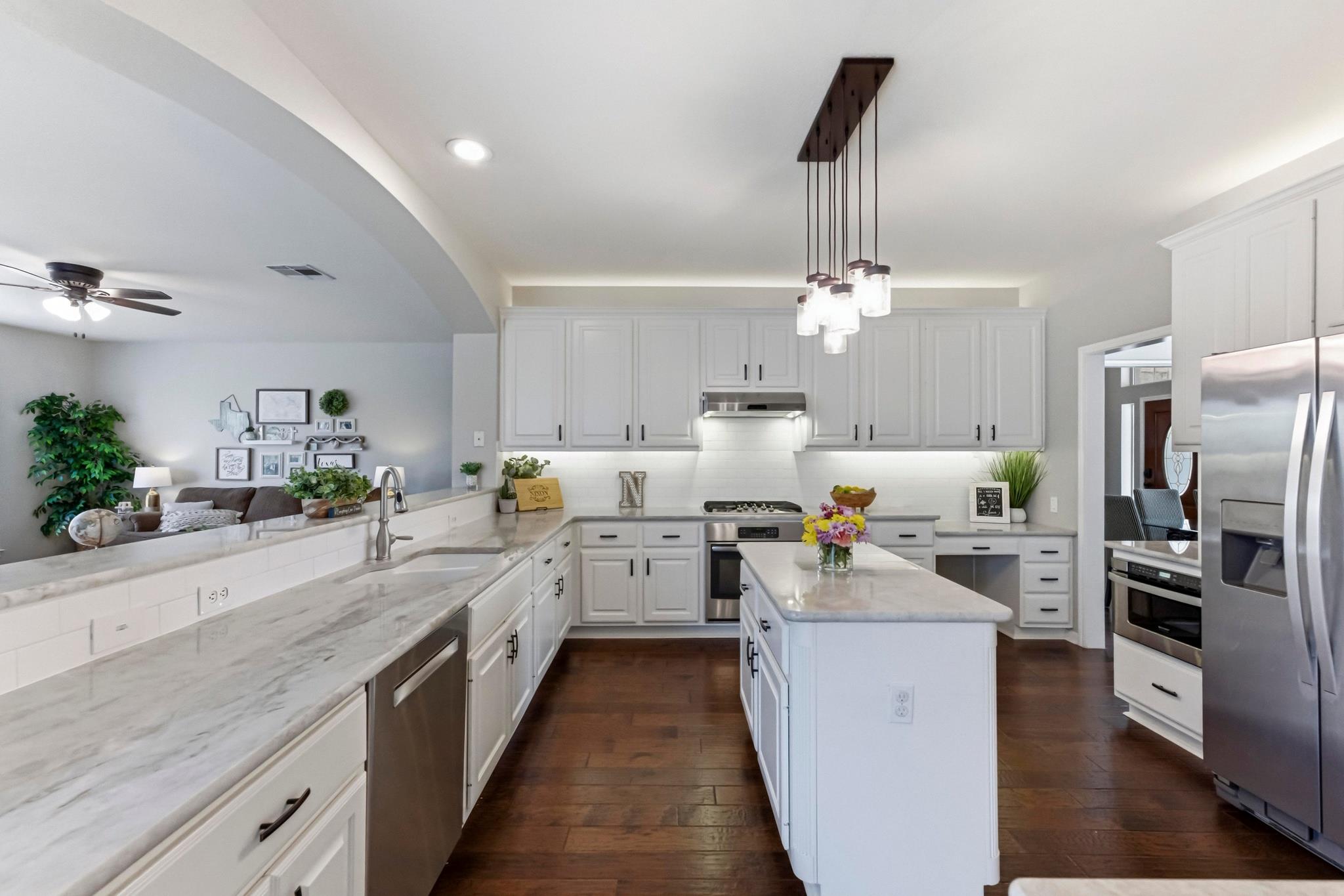 5905 Republic Of Texas BLVD