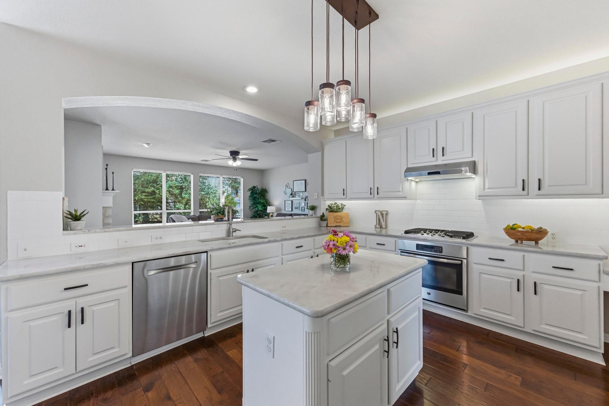 5905 Republic Of Texas BLVD